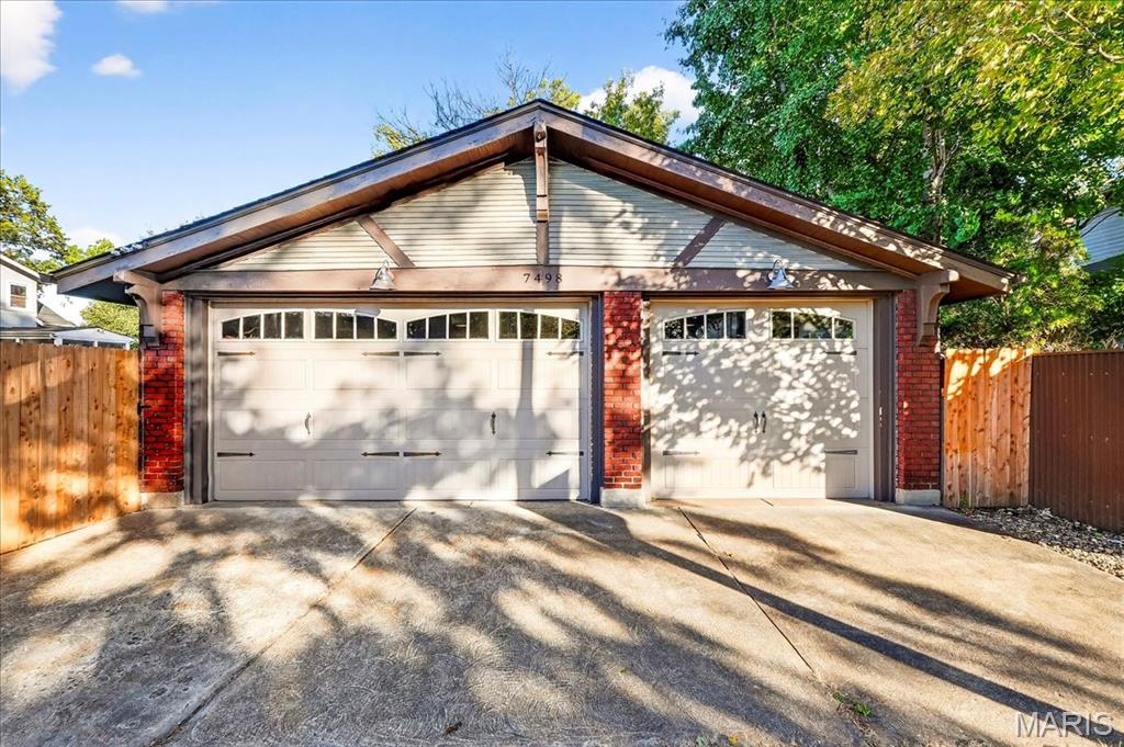 7498 Teasdale Avenue