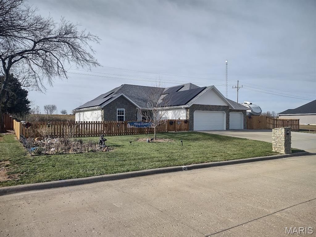 Photo of 103 S Aspen Street, Buffalo, MO 65622 (MLS # 26012553)