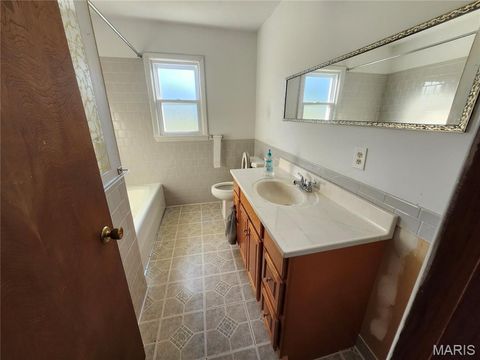 Tiny photo for 11 Missouri Lane, Bowling Green, MO 63334 (MLS # 25061503)
