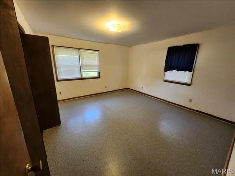 Tiny photo for 11 Missouri Lane, Bowling Green, MO 63334 (MLS # 25061503)