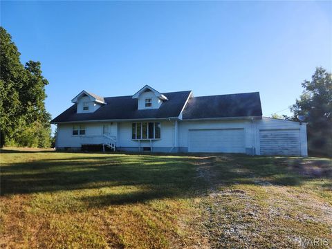 Photo of 11 Missouri Lane, Bowling Green, MO 63334 (MLS # 25061503)
