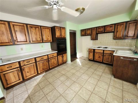 Tiny photo for 11 Missouri Lane, Bowling Green, MO 63334 (MLS # 25061503)