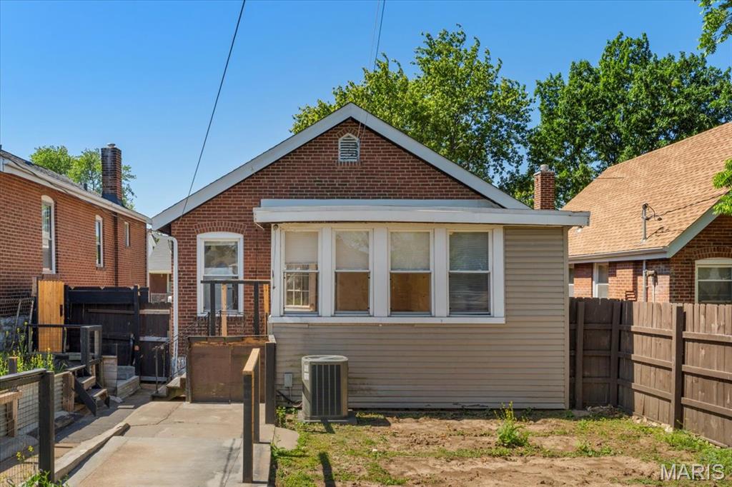 St Louis, Missouri 63116, United States, 2 Bedrooms Bedrooms, ,1 BathroomBathrooms,Residential,Active,195211