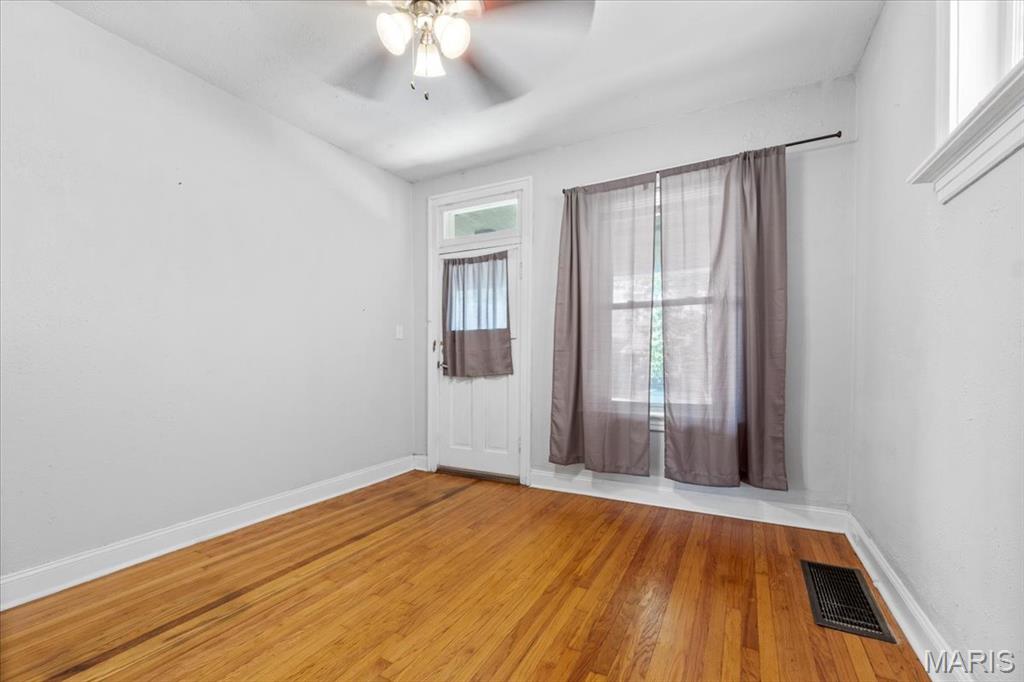 St Louis, Missouri 63116, United States, 2 Bedrooms Bedrooms, ,1 BathroomBathrooms,Residential,Active,195211