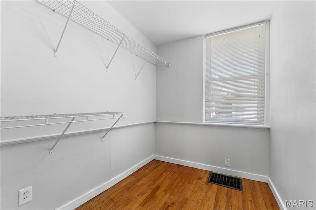 St Louis, Missouri 63116, United States, 2 Bedrooms Bedrooms, ,1 BathroomBathrooms,Residential,Active,195211