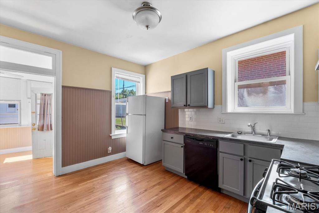 St Louis, Missouri 63116, United States, 2 Bedrooms Bedrooms, ,1 BathroomBathrooms,Residential,Active,195211