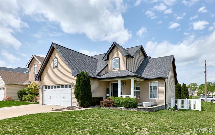 Welcome to your dream home, ideally located on the north side of town across from Dames Park in the highly coveted, award-winning Fort Zumwalt School District. Impeccably maintained and truly move-in ready, this stunning residence showcases a seamless blend of modern design, thoughtful updates, and timeless architectural appeal. From the moment you enter, you’re welcomed by a bright, open-concept main level highlighted by soaring vaulted ceilings and beautiful flooring that flows effortlessly throughout the living spaces. The updated kitchen serves as the heart of the home and is perfectly complemented by a conveniently located laundry room and a stylish powder room. The spacious primary suite offers a serene retreat, featuring abundant natural light, an expansive walk-in closet, and a spa-inspired ensuite bathroom with a double-sink vanity and a relaxing soaking tub. The upper level provides incredible flexibility with three additional bedrooms, including one located at the top of the stairs—perfect for a home office, playroom, or media lounge. Two additional generously sized bedrooms and a full guest bathroom complete the upper level, offering ample space for family and guests. Situated on a desirable corner lot, the exterior is just as impressive as the interior. The outdoor space is ideal for entertaining, summer yard games, or simply unwinding in your private oasis after a long day.
This exceptional home boasts modern finishes throughout, and a long list of upgrades—making it an absolute stunner you won’t want to miss. The only thing left to do is move in! Be sure to review the full upgrade list for all this beautiful home has to offer