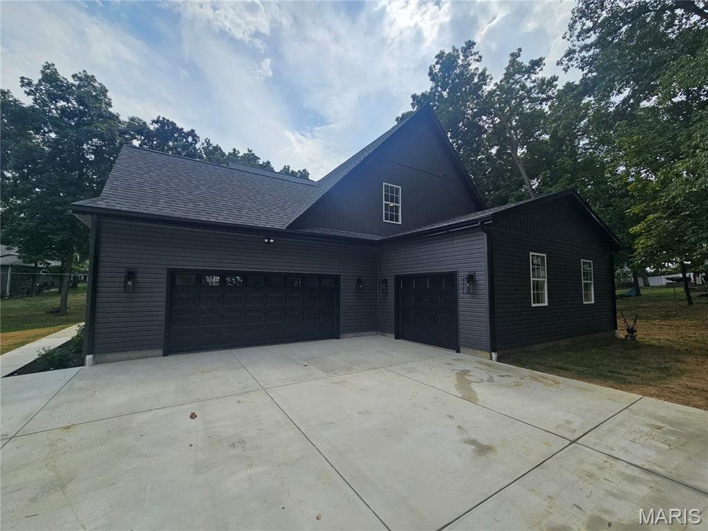 229 Victor Court