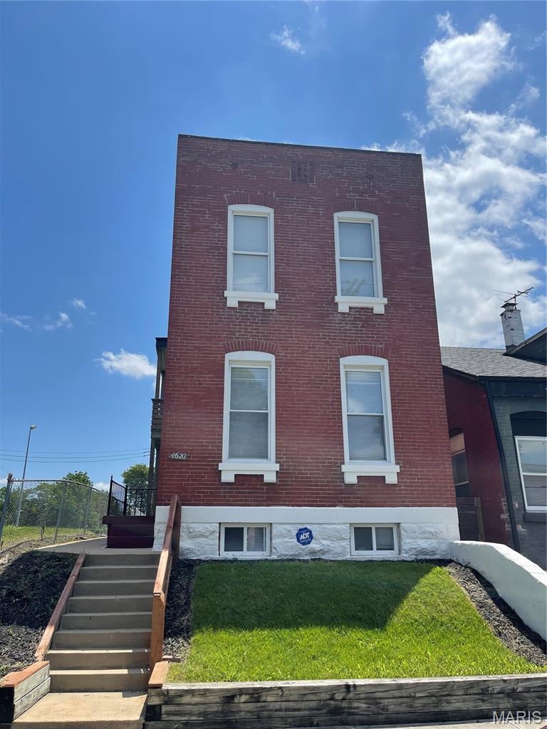 Photo of 4620 Pennsylvania Avenue, St Louis, MO 63111 (MLS # 26042658)