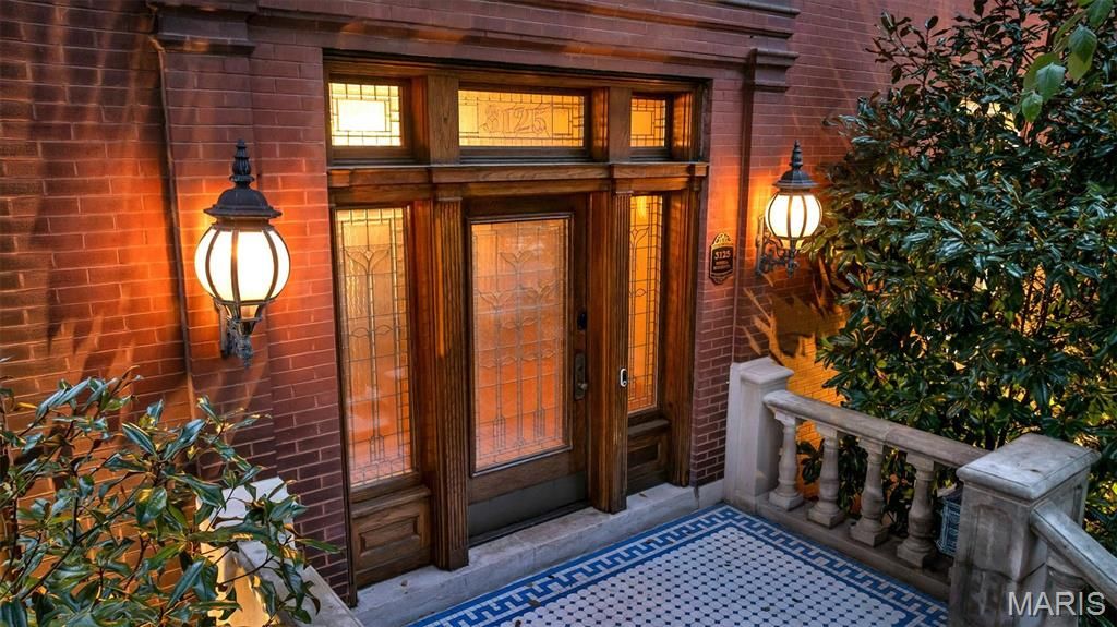 Photo of 3125 Russell Boulevard, St Louis, MO 63104 (MLS # 25073093)