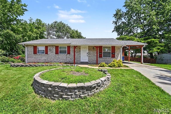 2535 BLACK PINE CT, FLORISSANT, MO 63031 - Image e4164981e8f7d91cada2c2d0ef449544/1328890748