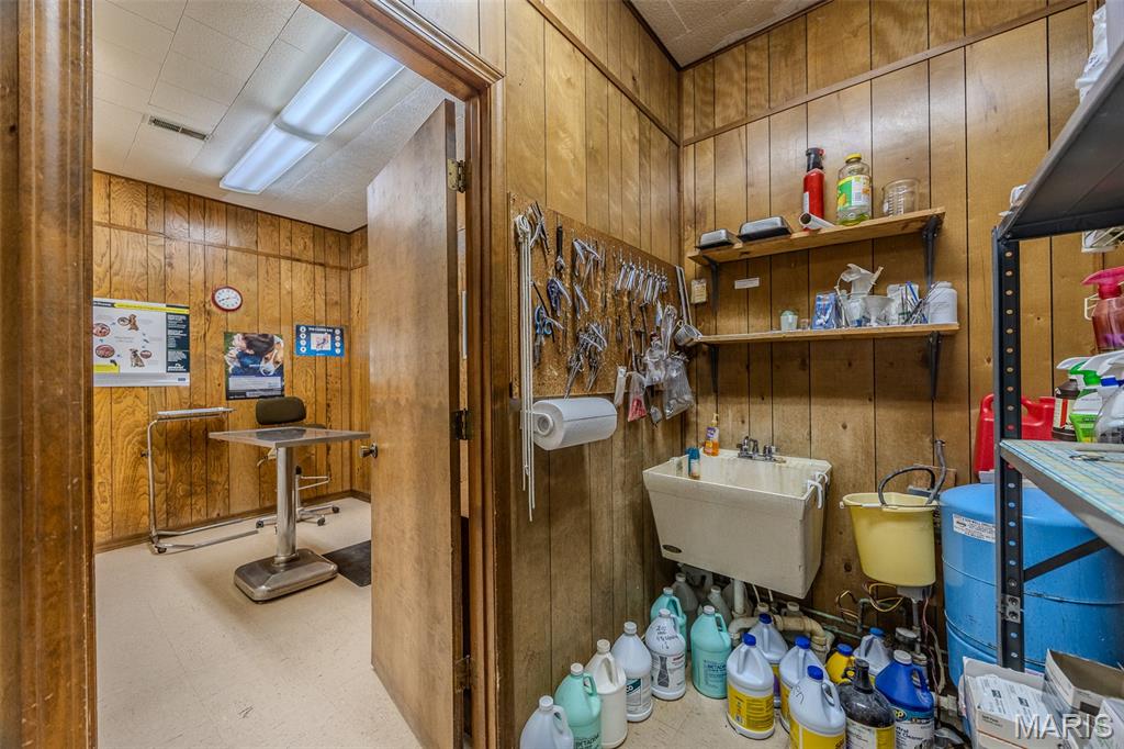 none - Commercial Sale