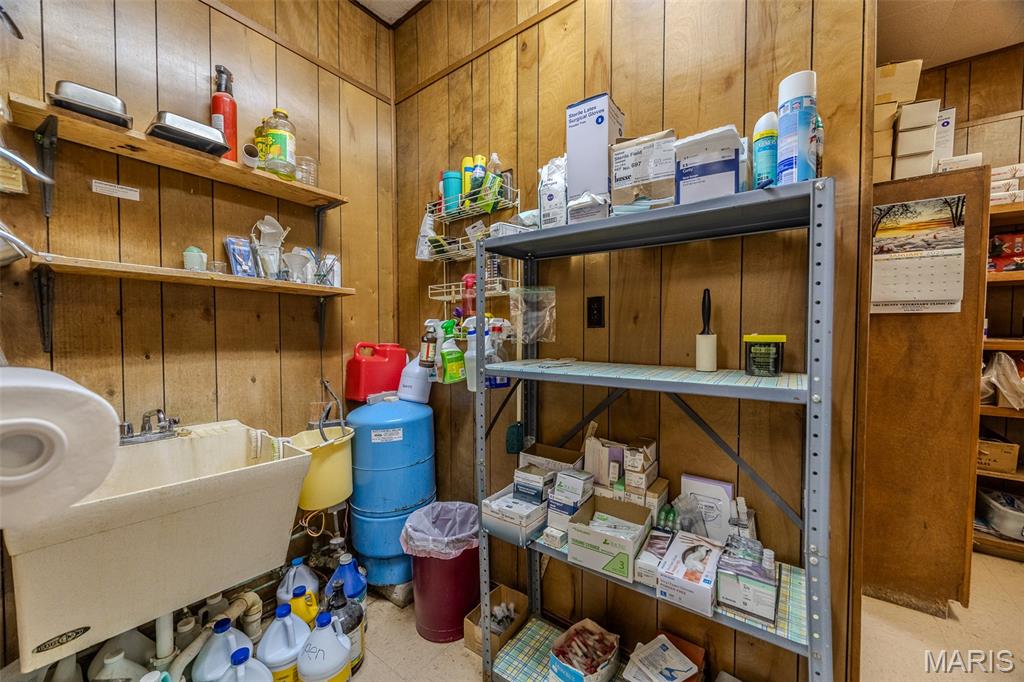 none - Commercial Sale