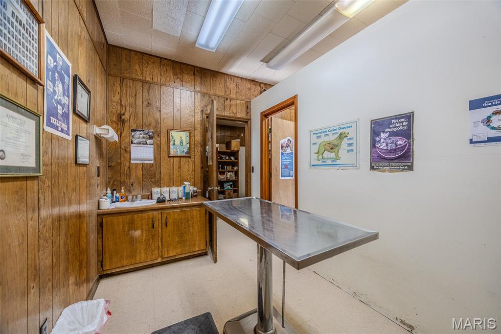 none - Commercial Sale