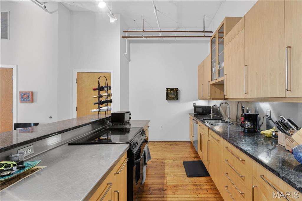 1010 Saint Charles Street 904