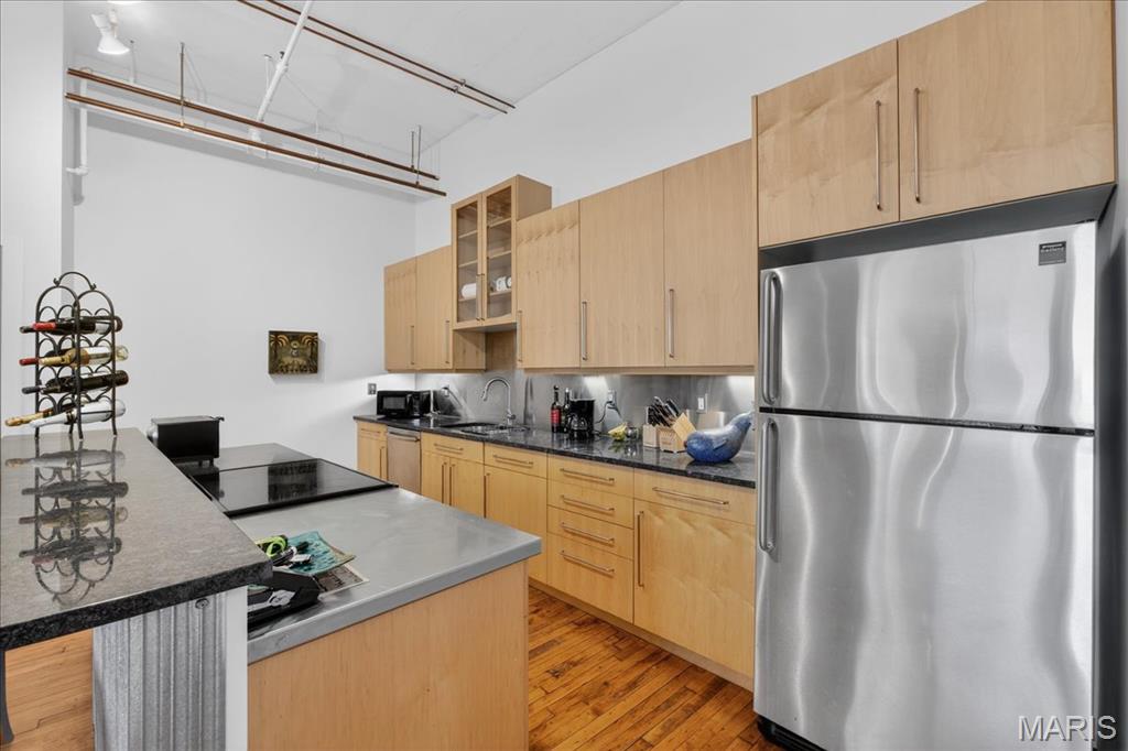 1010 Saint Charles Street 904