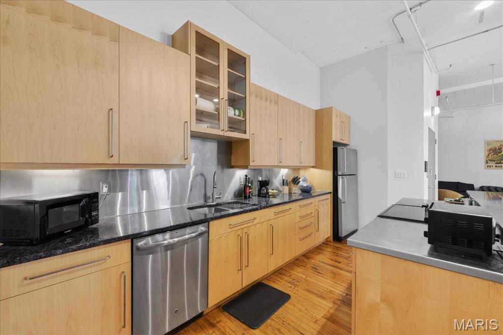 1010 Saint Charles Street 904