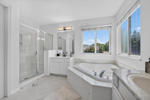 Tiny photo for 902 Stablefield Court, Creve Coeur, MO 63141 (MLS # 26050864)