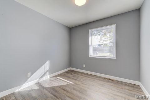 Tiny photo for 1481 Werremeyer Place, Creve Coeur, MO 63132 (MLS # 25070018)