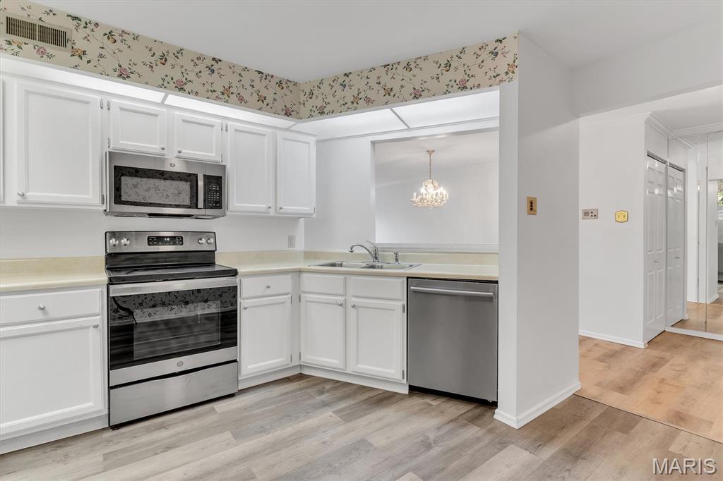 Kenrick Parke Condo Ph Six - Residential