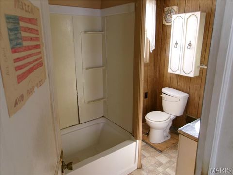 Tiny photo for 1106 W Centennial, Bowling Green, MO 63334 (MLS # 26003170)