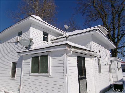 Tiny photo for 1106 W Centennial, Bowling Green, MO 63334 (MLS # 26003170)