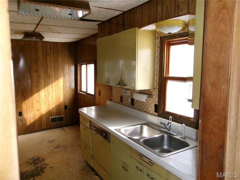 Tiny photo for 1106 W Centennial, Bowling Green, MO 63334 (MLS # 26003170)