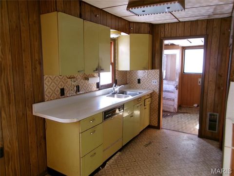 Tiny photo for 1106 W Centennial, Bowling Green, MO 63334 (MLS # 26003170)