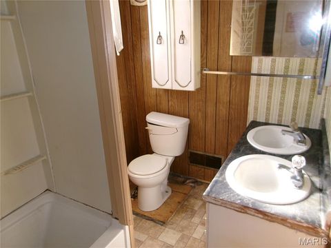 Tiny photo for 1106 W Centennial, Bowling Green, MO 63334 (MLS # 26003170)