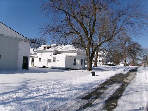 Photo of 1106 W Centennial, Bowling Green, MO 63334 (MLS # 26003170)