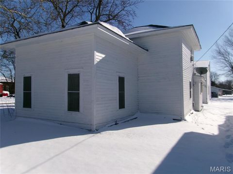 Tiny photo for 1106 W Centennial, Bowling Green, MO 63334 (MLS # 26003170)