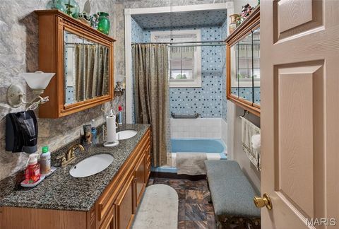 Tiny photo for 303 Dorothy Street, Sikeston, MO 63801 (MLS # 26018985)