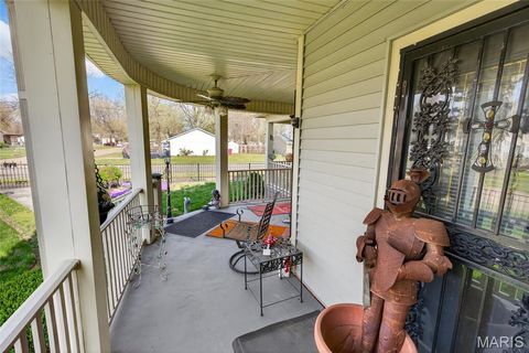 Tiny photo for 303 Dorothy Street, Sikeston, MO 63801 (MLS # 26018985)