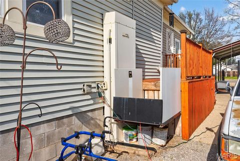 Tiny photo for 303 Dorothy Street, Sikeston, MO 63801 (MLS # 26018985)