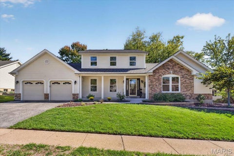 Photo of 1952 Farm Valley Drive, Chesterfield, MO 63017 (MLS # 26062843)