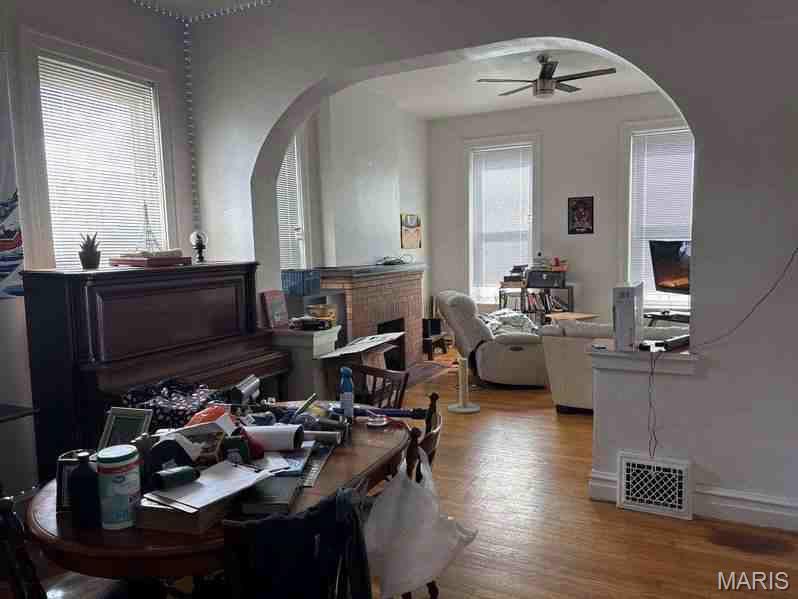 1053 - 1057 S Vandeventer Avenue