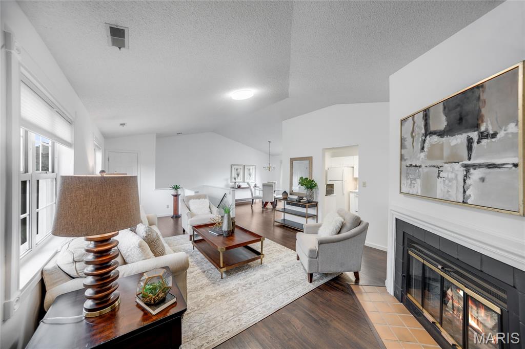 Brentwood Forest Condo Ph Seven - Residential