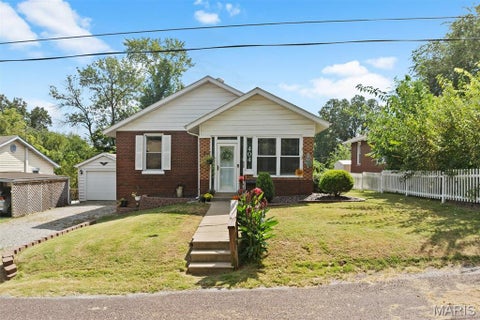 Photo of 404 Polk Street, Belleville, IL 62220 (MLS # 26059521)