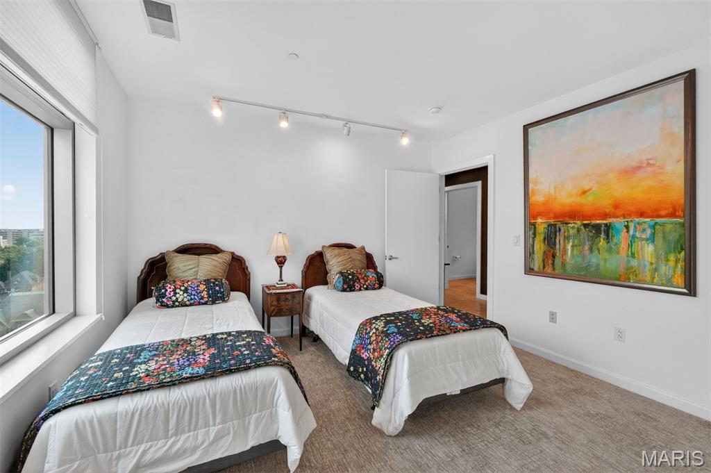 4545 Lindell Blvd - Residential