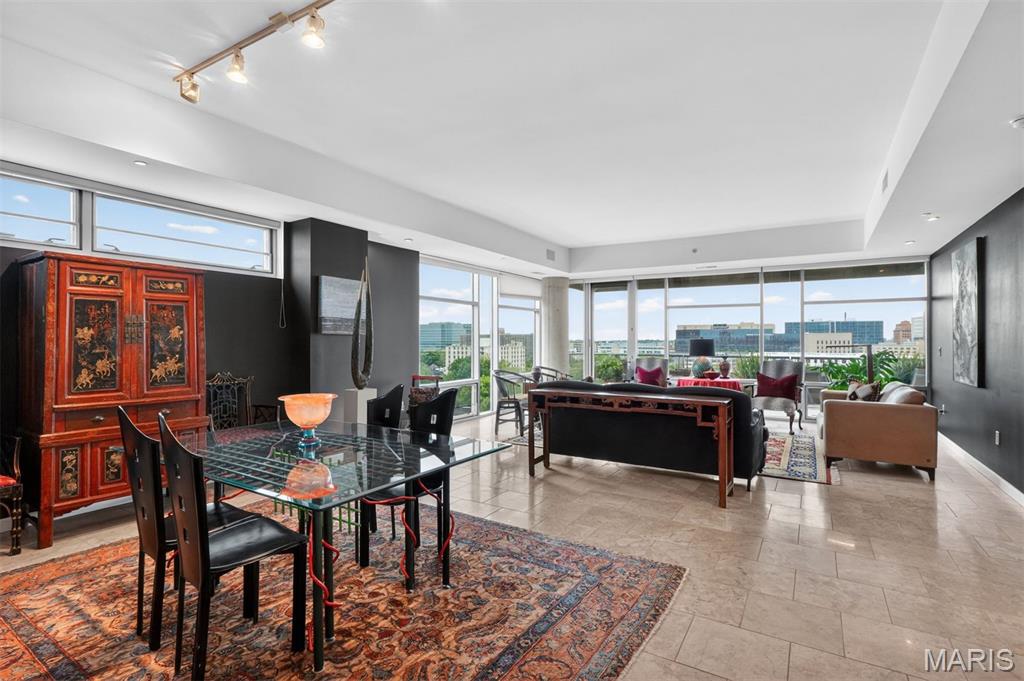 4545 Lindell Blvd - Residential