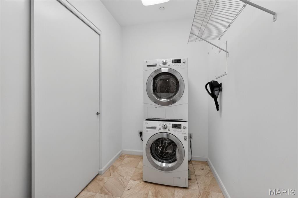 4545 Lindell Blvd - Residential