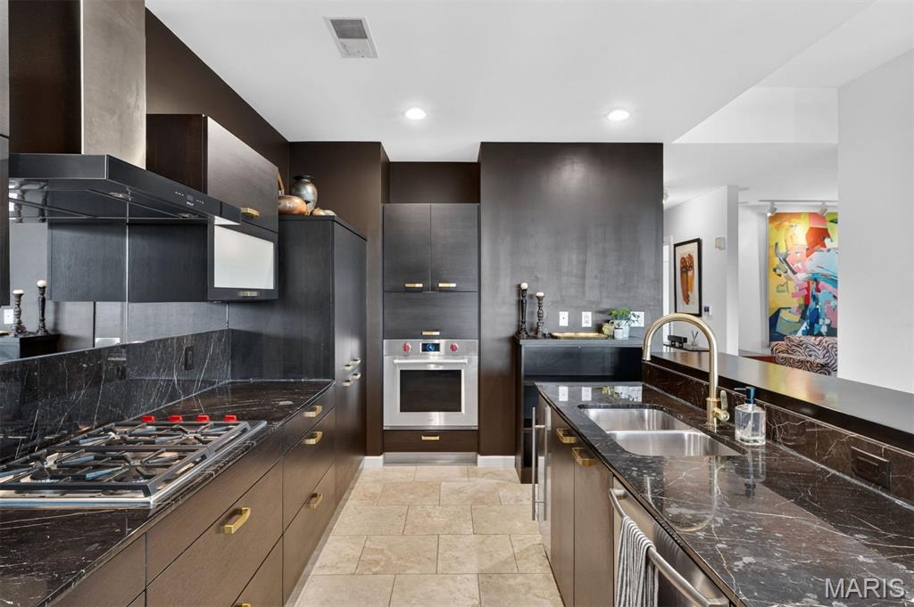 4545 Lindell Blvd - Residential