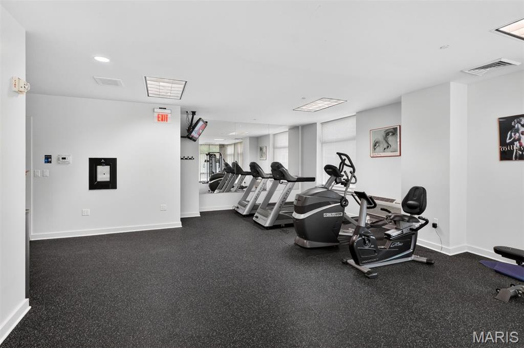 4545 Lindell Blvd - Residential