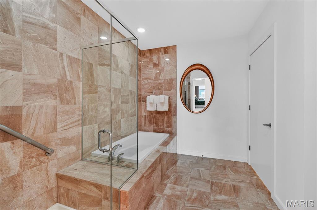 4545 Lindell Blvd - Residential