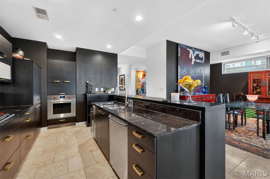 4545 Lindell Blvd - Residential