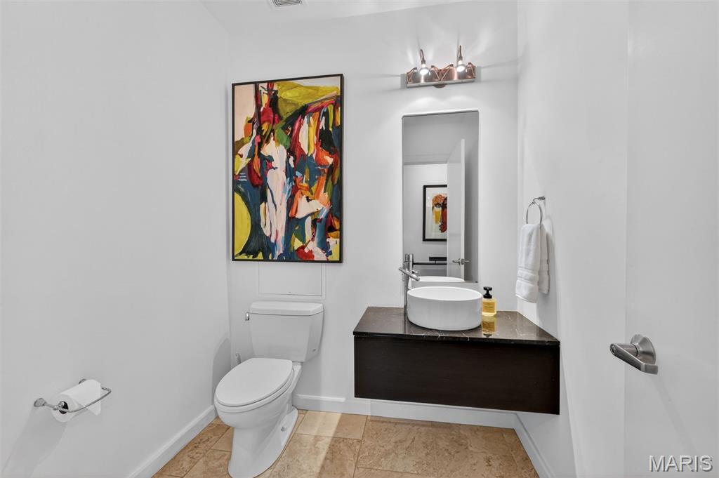 4545 Lindell Blvd - Residential