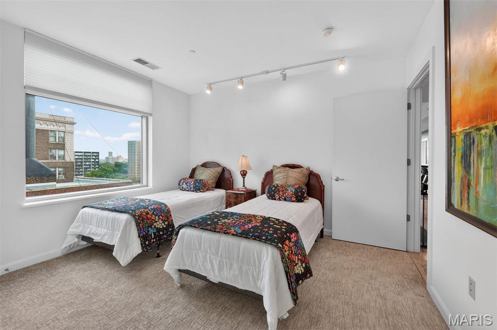 4545 Lindell Blvd - Residential
