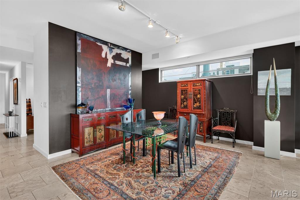 4545 Lindell Blvd - Residential