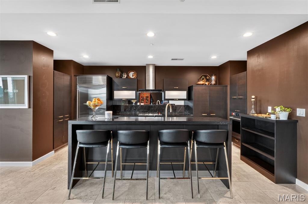 4545 Lindell Blvd - Residential