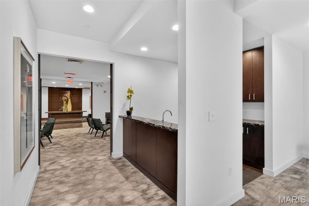 4545 Lindell Blvd - Residential